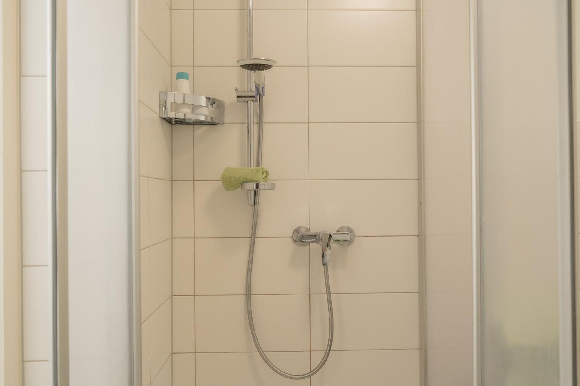 Einzigartiges Scandi Apartment - Innenstadt Mit Parkplatz, Balkon & Wlan - Perfekt Fuer Radfahrer リートリンゲン エクステリア 写真
